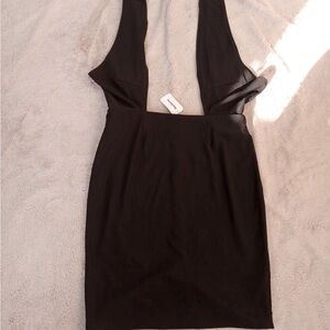 Black Sexy Dress… Every Girl Needs One ✨